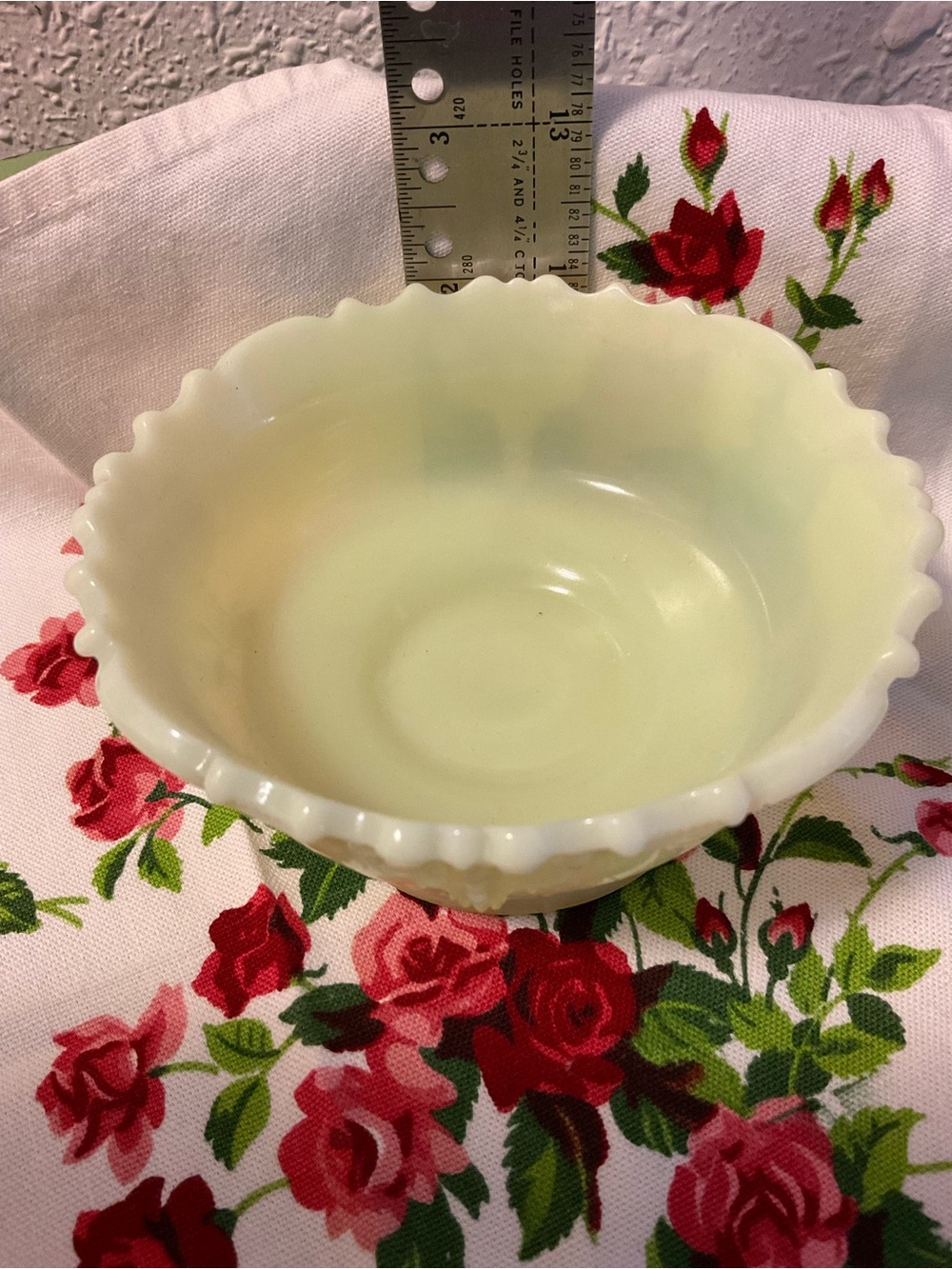 Northwood Custard Glass Berry Bowl - Picture 6 of 6